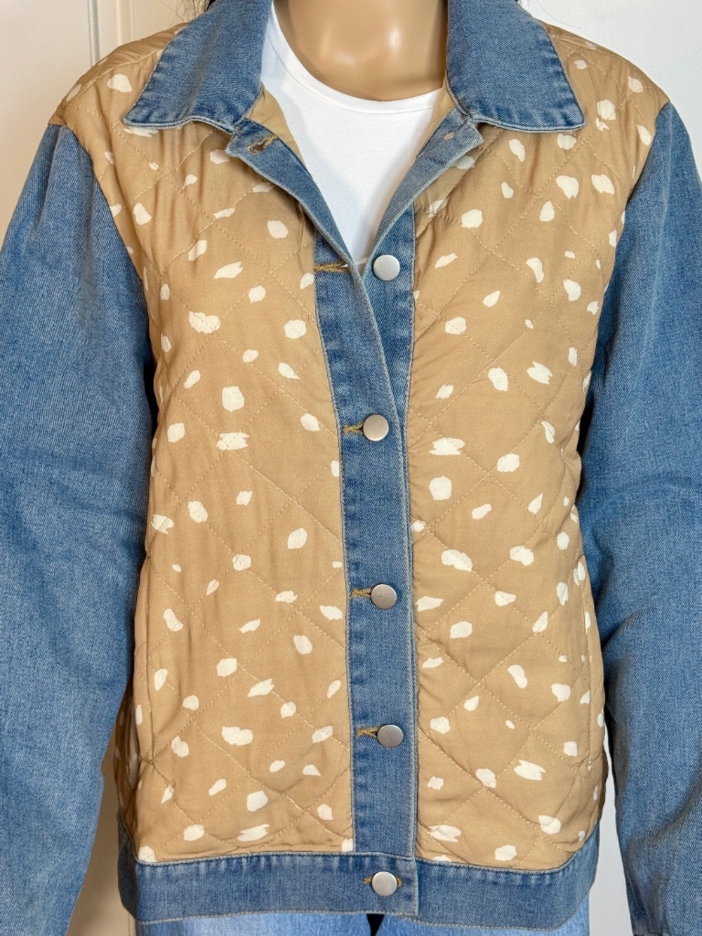 LONG SLEEVE DENIM JACKET WITH QUILT CONTRAST DETAILING SIZE SMALL - NWOT - Picture 7 of 16
